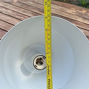 Spot o Foco de Estilo Teatro Medidas: Lados 12cm x 23 cmLargo 230 cm /  Lámpara de Techo Estilo Nórdicocon pantalla blanca de Metal Medidas: Alto 29 cm x Diámetro 23 cm - imagen 6