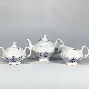 Juego de Vajilla de Losa Blanca con Decoración Floral Azul - imagen 1