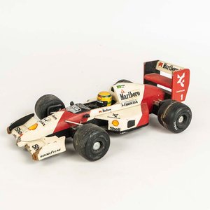 Maqueta de madera auto de F1 Mclaren Honda MP4/4 de Ayrton Senna  - imagen 2