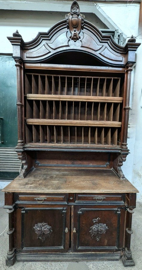Aparatos de almacenamiento y exhibición de vinos y muebles de estilo clásico