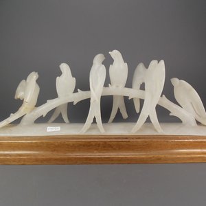 Escultura de Alabastro con 6 Pájaros sobre Rama y Base de Madera - imagen 10