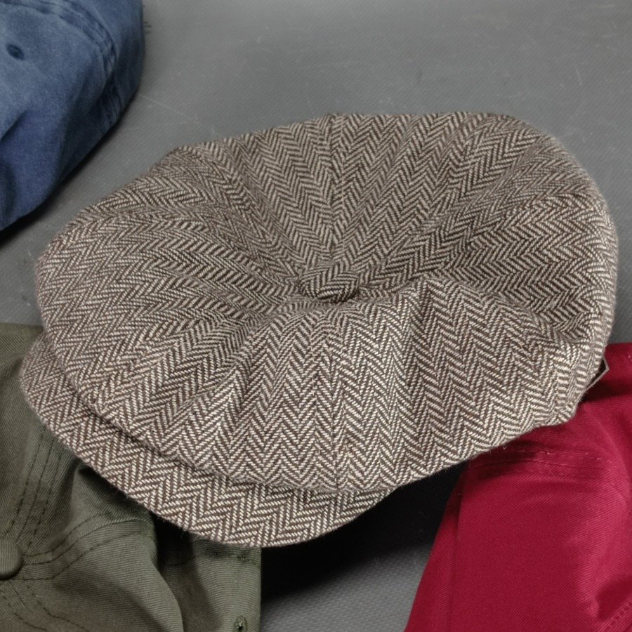 Gorros y Boinas de Diferentes Colores y Estilos - imagen 4