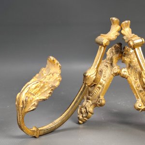 Par de Soportes para Barra de Cortina en Bronce con Relieves - imagen 7