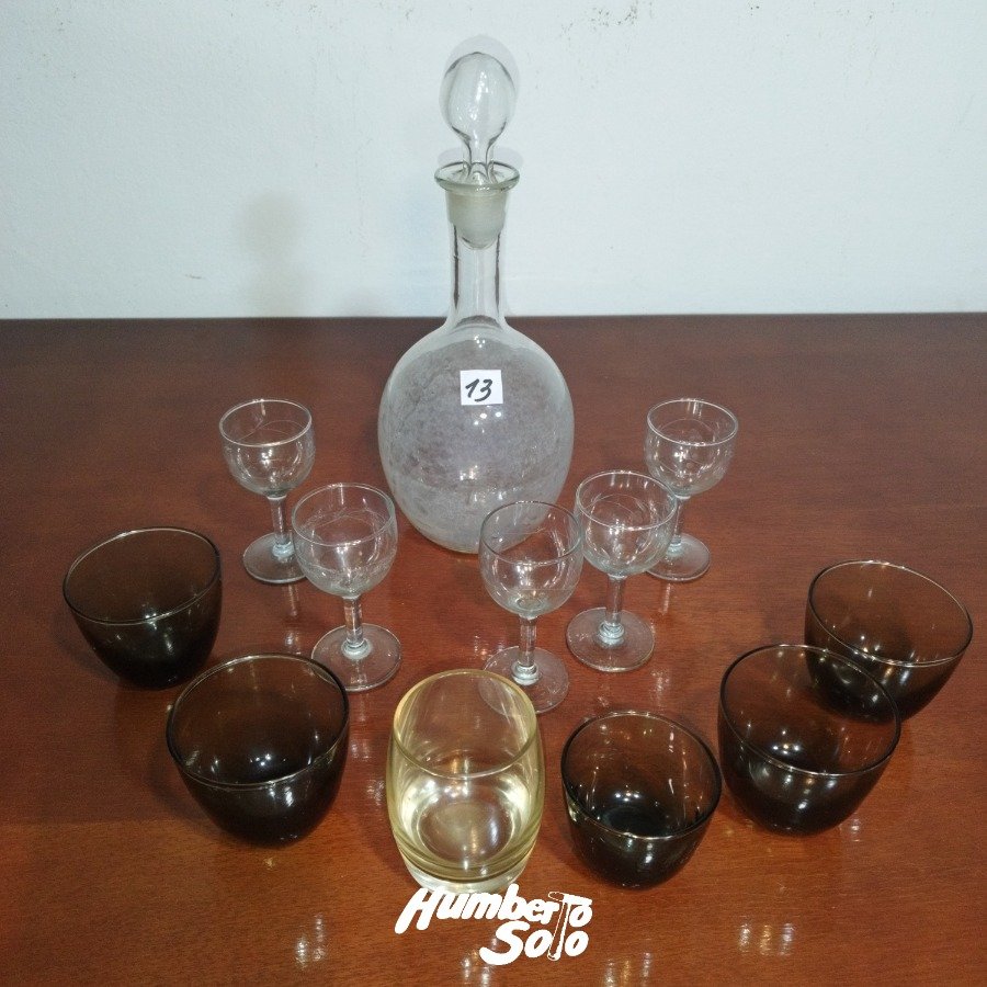 Licorera con tapón y 5 copas