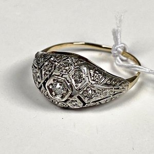 Lote siguiente: Anillo de Oro 18k con Brillantes y Diseño Calado