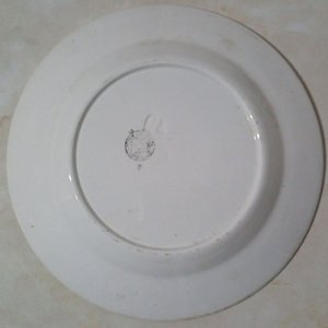 Plato de Porcelana Vintage Boch Frères La Louvière Escena Galante con Bordes Dorados - imagen 4