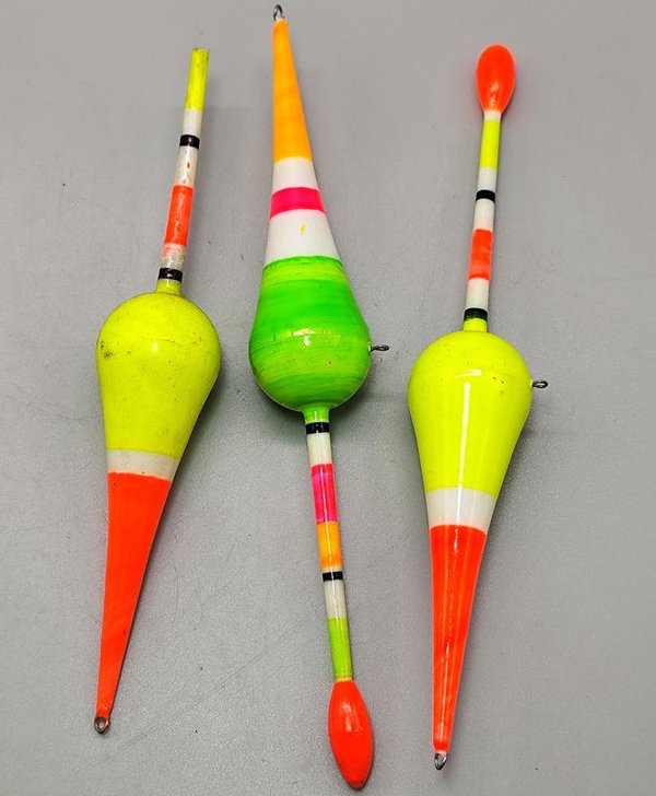 Lote de 3 Boyas de Pesca de Diversos Formatos y Colores - imagen 1