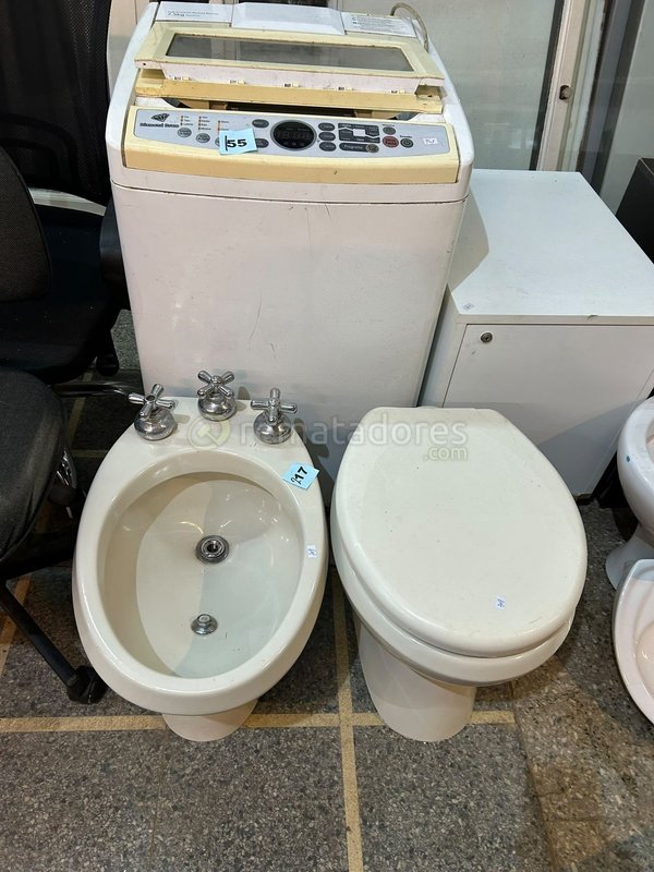Lote de Bidet y Cisterna de Inodoro Blancos