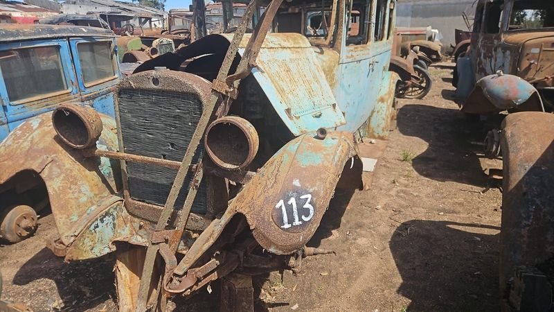 Dodge Cuatro Puertas Año 1928 para Repuestos o Coleccionistas