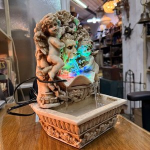 Fuente Ornamental de Sobremesa con Figuras y Luces LED - imagen 5