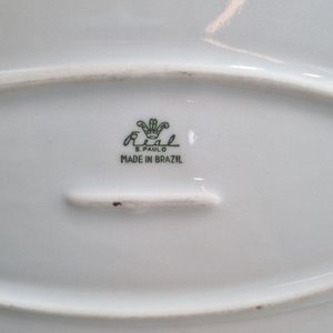 L 291 - 2 Piezas - Par de atractivas fuentes ovaladas para mesa, en fina porcelana de la firma 'Real S. Paulo Made In Brazil', con delicada decoración floral policromada y filete dorado en los bordes - imagen 4