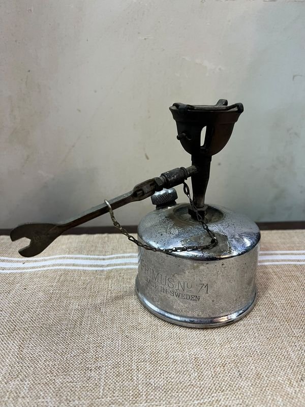 Hornalla de Viaje Antigua Primus No. 71 Sueca con Llave Original