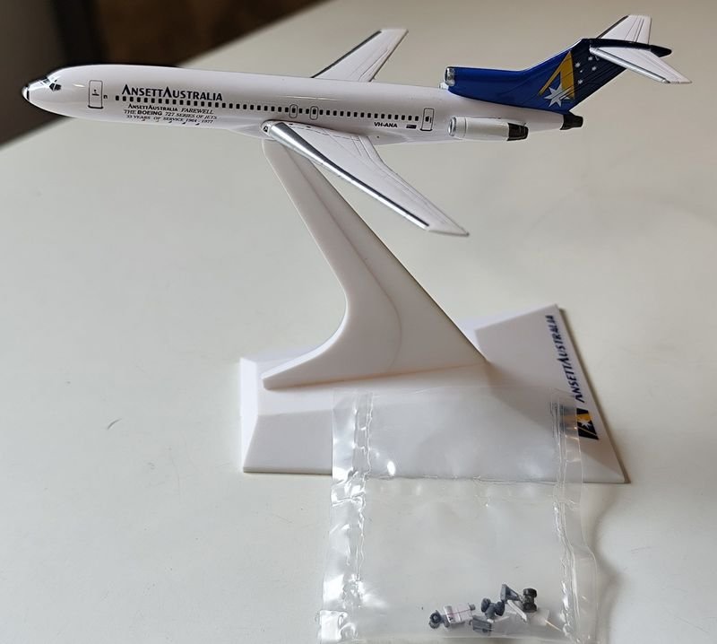 Maqueta Avión Boeing 727 Ansett Australia Escala 1/400 con Base y Accesorios
