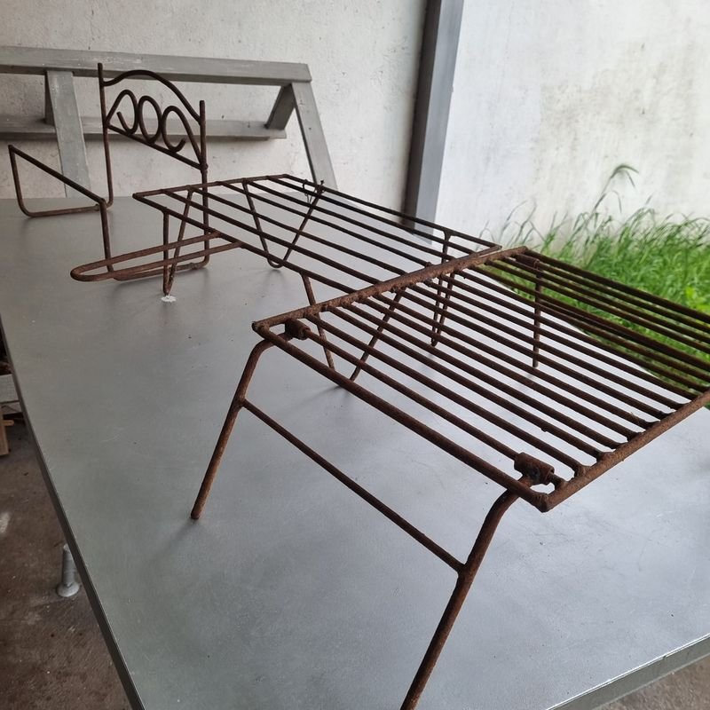 Lote de 2 Parrillas de Hierro, Pala y Estructura para Plantas