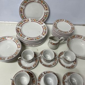 Juego de Porcelana China con Tazas, Platos y Bowls - imagen 9