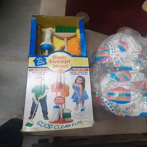Lote anterior: Set de Limpieza Infantil con Escoba y Plumero