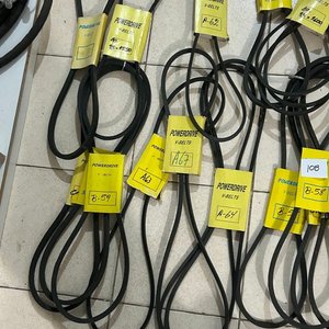 Lote siguiente: Correas grandes