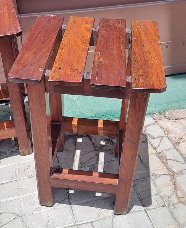 4 Taburetes en Madera Macisa en Excelentes Condiciones - imagen 2