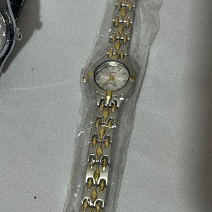 Par de Relojes de Pulsera: Dama y Caballero, Nuevos - imagen 5