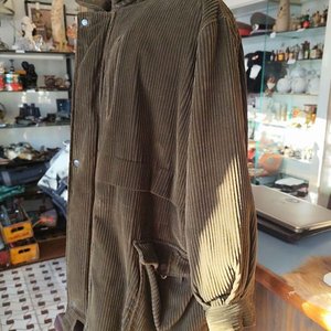 Campera de Pana Gruesa Verde/Marrón con Capucha y Abrigo Interior - imagen 4