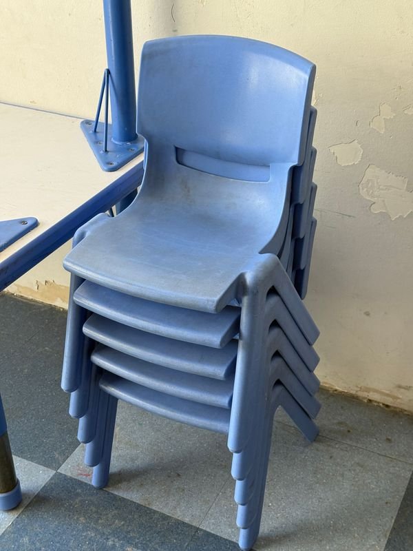 Sillas para Alumnos en Plástico Azul