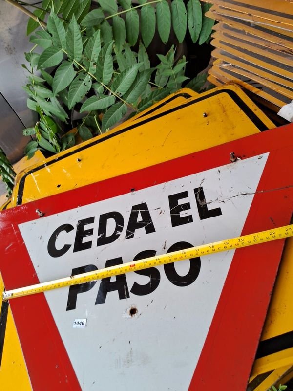 Señal de tráfico Ceda El Paso - imagen 3
