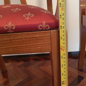 Par de Sillones Sitiales Clásicos en Madera Maciza Lustrada con Tapizado Bordo - imagen 10