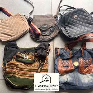 Lote de Carteras y Bolsos Variados - imagen 2