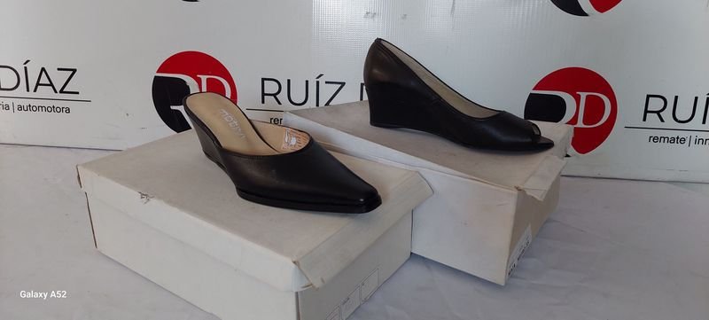 Zapatos de tacón alto negro