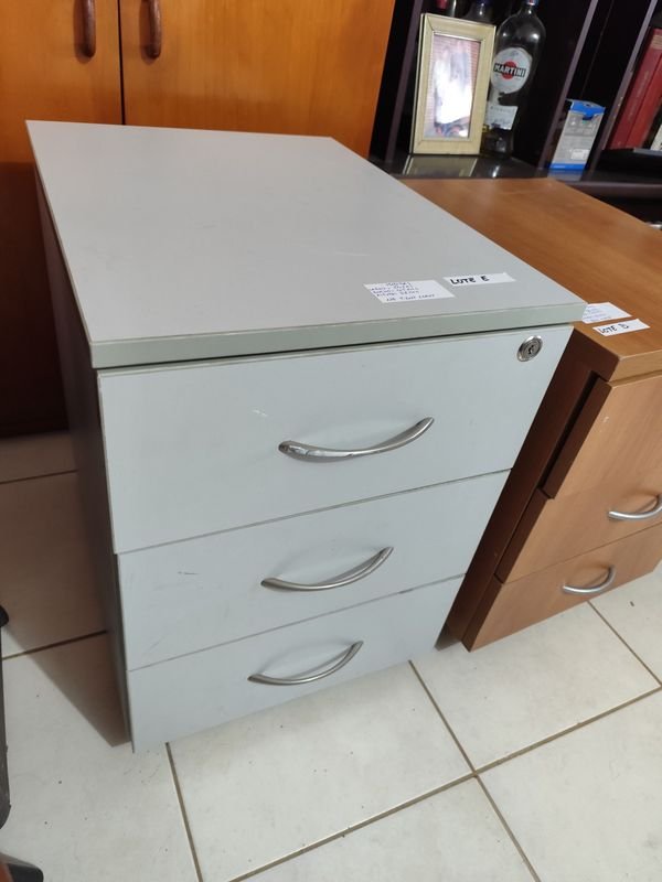 Mueble Archivador Metálico Gris con 3 Cajones - imagen 1
