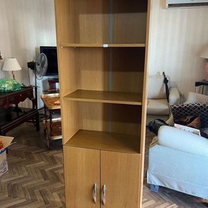 Lote anterior: Biblioteca de Madera con Puertas y Estantes