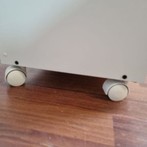 Estante Organizador Blanco de Melamina con 4 Niveles y Ruedas - imagen 3