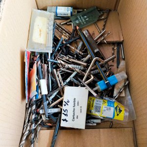 Lote anterior: Caja con 100 ps. mechas , llaves allen
