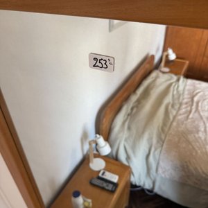 Lote siguiente: Espejo con Marco de Madera para Dormitorio
