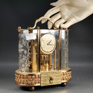 Reloj de Mesa Musical Schmid 8 Días con Caja en Relieve - imagen 3