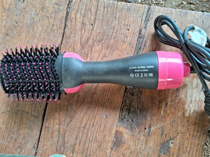 Lote anterior: Cepillo alisador y secador de cabello 3 en 1