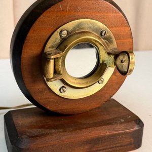 Lámpara de Mesa Estilo Marino con Ojo de Buey - imagen 3