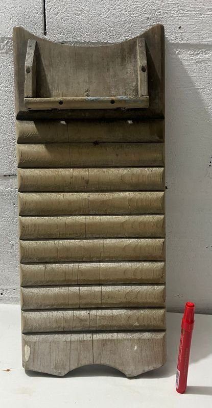 Lote siguiente: Muebles para el hogar: Tabla para lavar