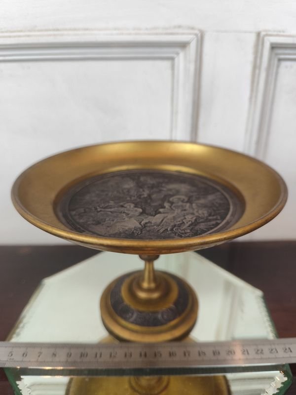 Tarjetero de Bronce Dorado con Grabado "Le Dénicheur" - B. Wicker, 1865