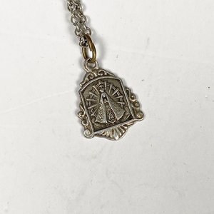 Dos Cadenas de Plata con Colgantes Religiosos - imagen 3
