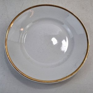 Juego de 13 Platos Hondos de Porcelana Olmos Uruguayos con Borde Dorado - imagen 3