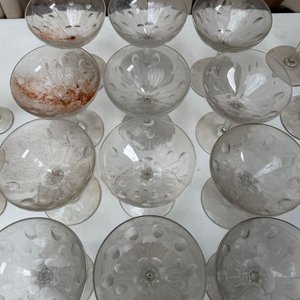 Juego de Cristalería Fina: Copas Verdes y Transparentes, Jarras y Decantador Val Saint Lambert - imagen 18