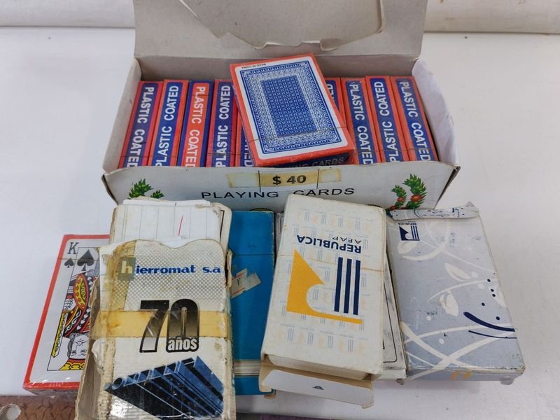 Colección de Juegos, Cartas y Linternas en Buen Estado - imagen 7