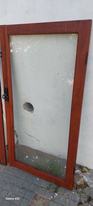 Puertas de vidrio con marco de madera - imagen 2