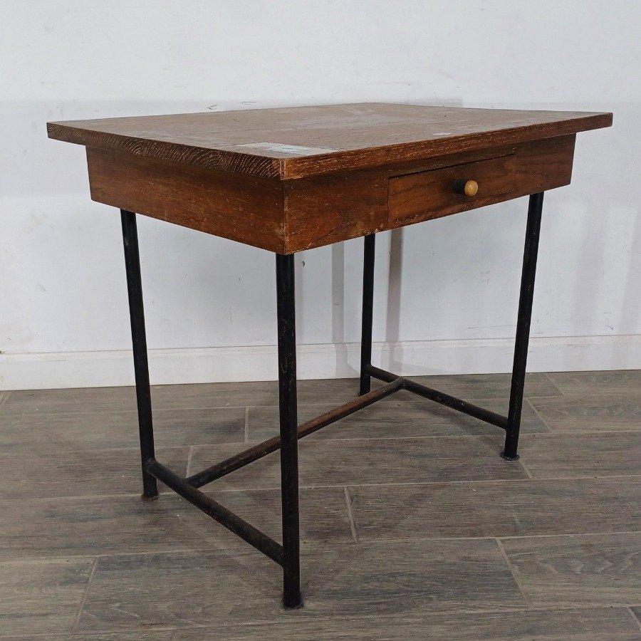 Mesa con cajón y base metálica - imagen 4