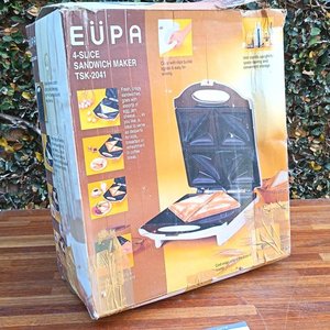 Sandwichera Eléctrica Eüpa TSK-2041 Blanca en Caja Original - imagen 9