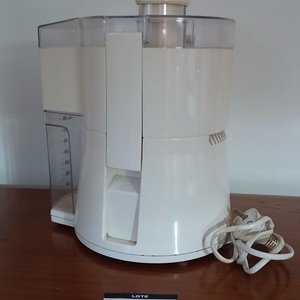 Juguera Eléctrica Black & Decker Juice Factory Blanca - imagen 3