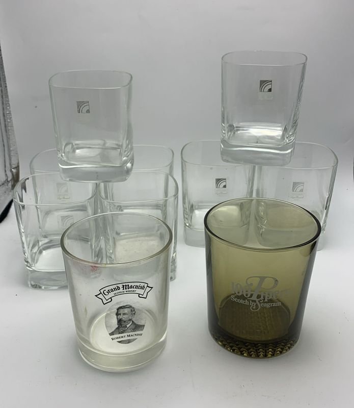 Lote anterior: Varios vasos de cristal