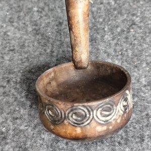 Lote de 3 piezas de madera tallada: cucharón y figuras tribales - imagen 6