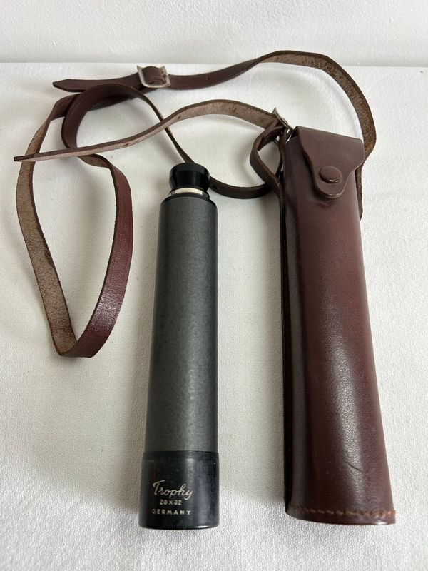 Catalejo Alemán Trophy 20x32 con Estuche de Cuero y Correa